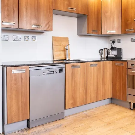 Bed & Breakfast Spacious 3 Bedroom Apartment, Private Parking, Bristol